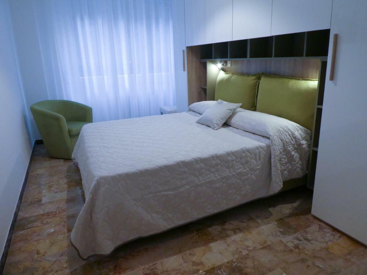 Apartamento Isola Di Man Imperia Exterior foto