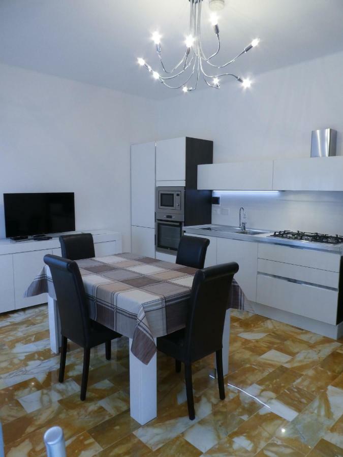 Apartamento Isola Di Man Imperia Exterior foto