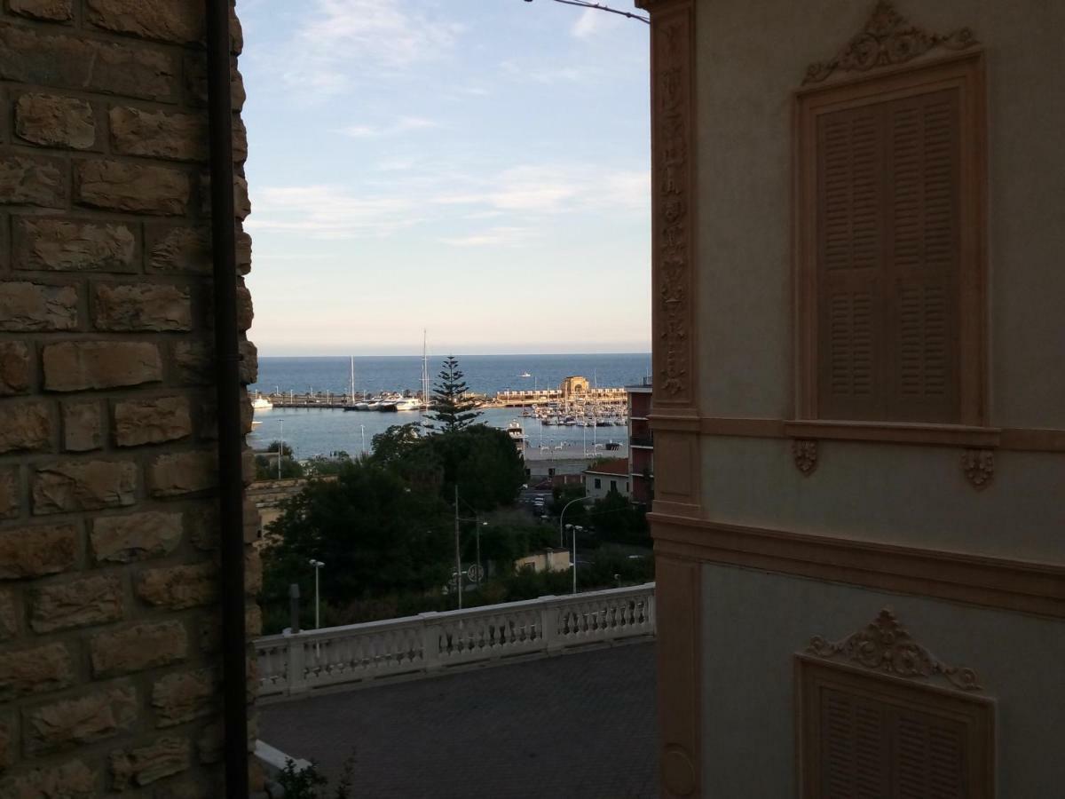 Apartamento Isola Di Man Imperia Exterior foto