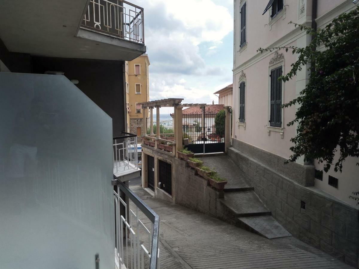 Apartamento Isola Di Man Imperia Exterior foto
